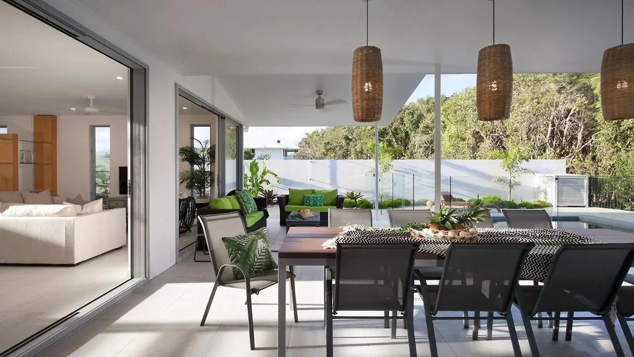 Holiday home 10 Belle Mare Avenue Villa Yaroomba