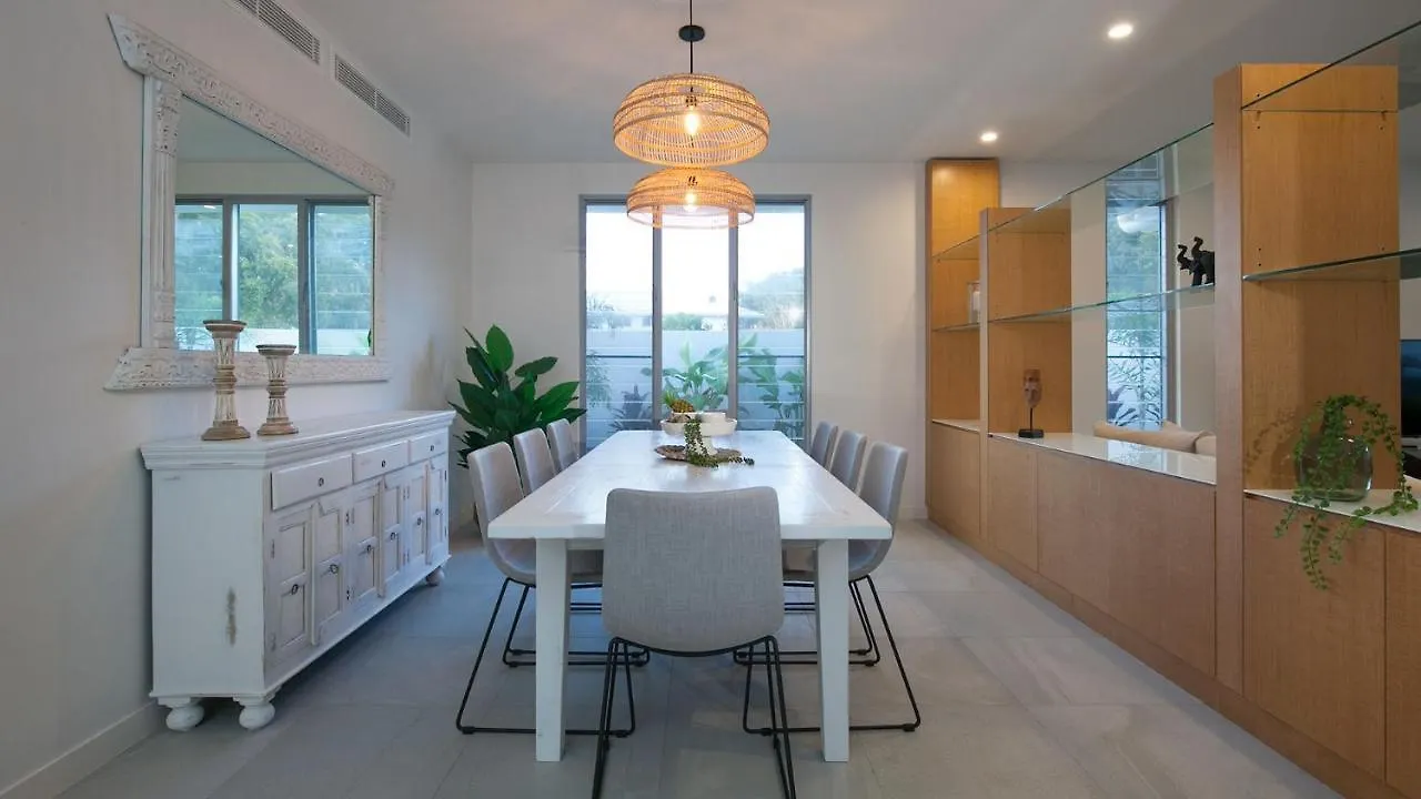 10 Belle Mare Avenue Villa Yaroomba Holiday home